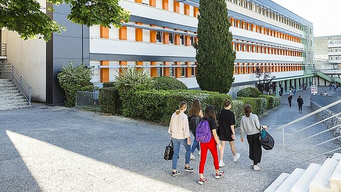 lycee_Aubenas_credits_JuanRobert-cut.jpg
